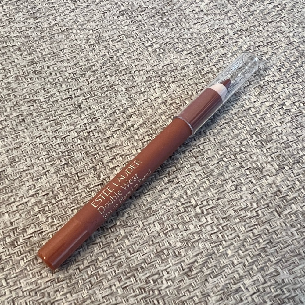 Estée Lauder Double Wear Stay-In-Place Lip Pencil 18 Nude colour